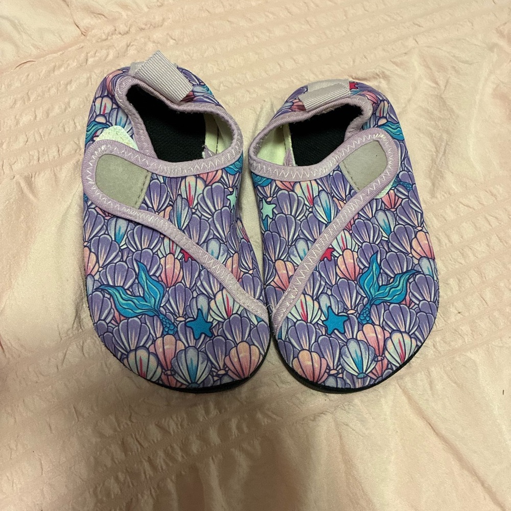 Kids Mermaid Slip-On Water Shoes - Purple Shell Print